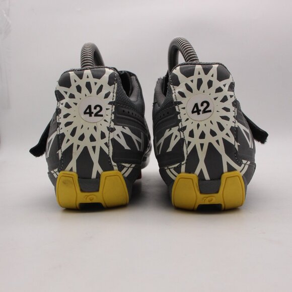 SOUL CYCLE Pearl Izumi Cycling Shoes with Yellow Accents - Picture 4 of 9